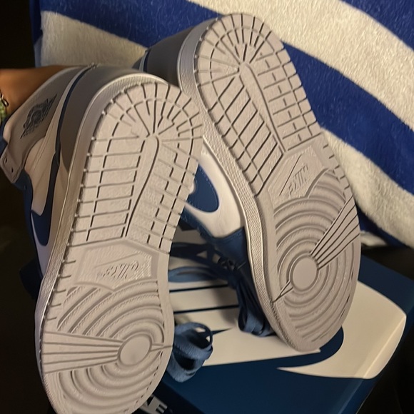 Air Jordan one retro high OG‘s size 8 men - Picture 5 of 5